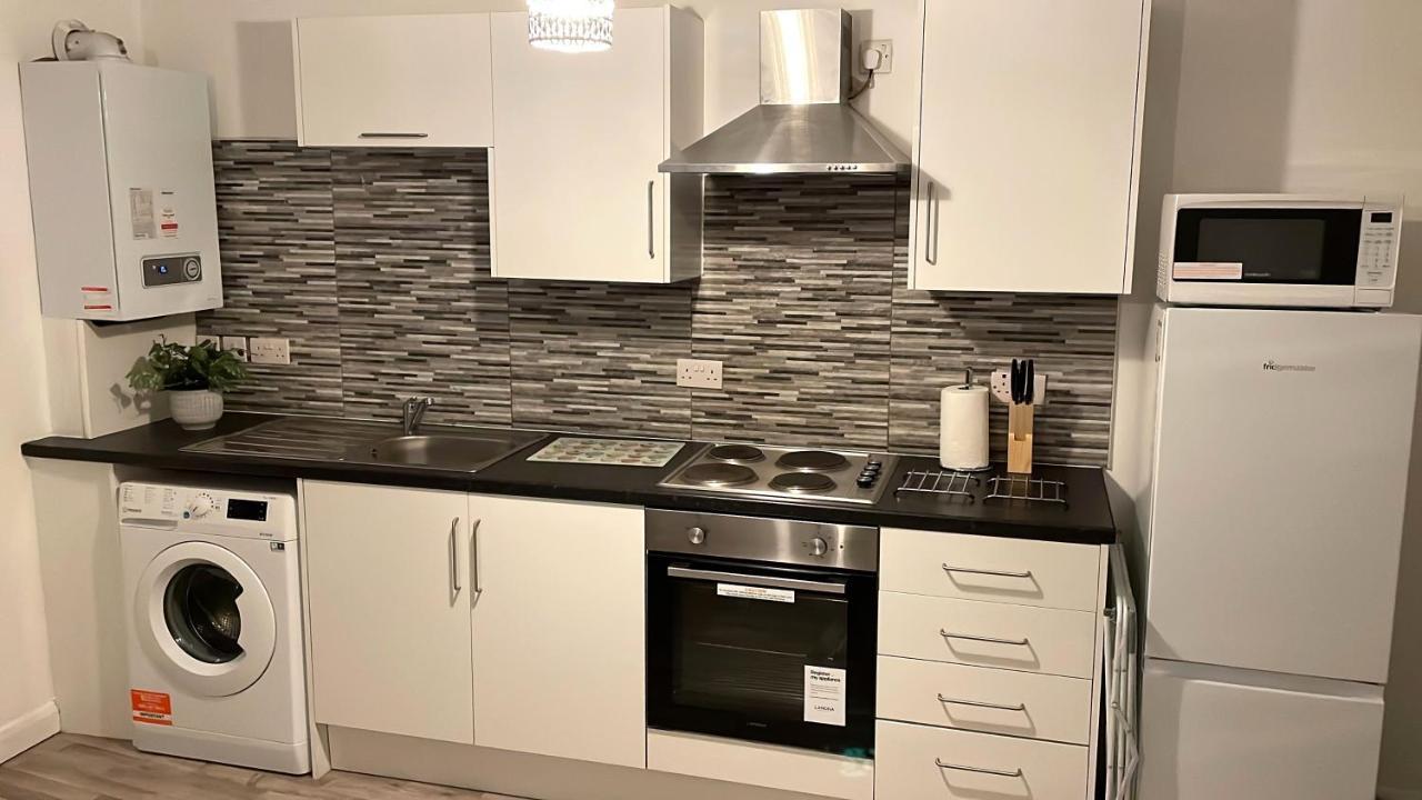 Supreme - 1 Bedroom Apart Sleeps 4 Short/Long Stay Gillingham (Kent) Exterior foto