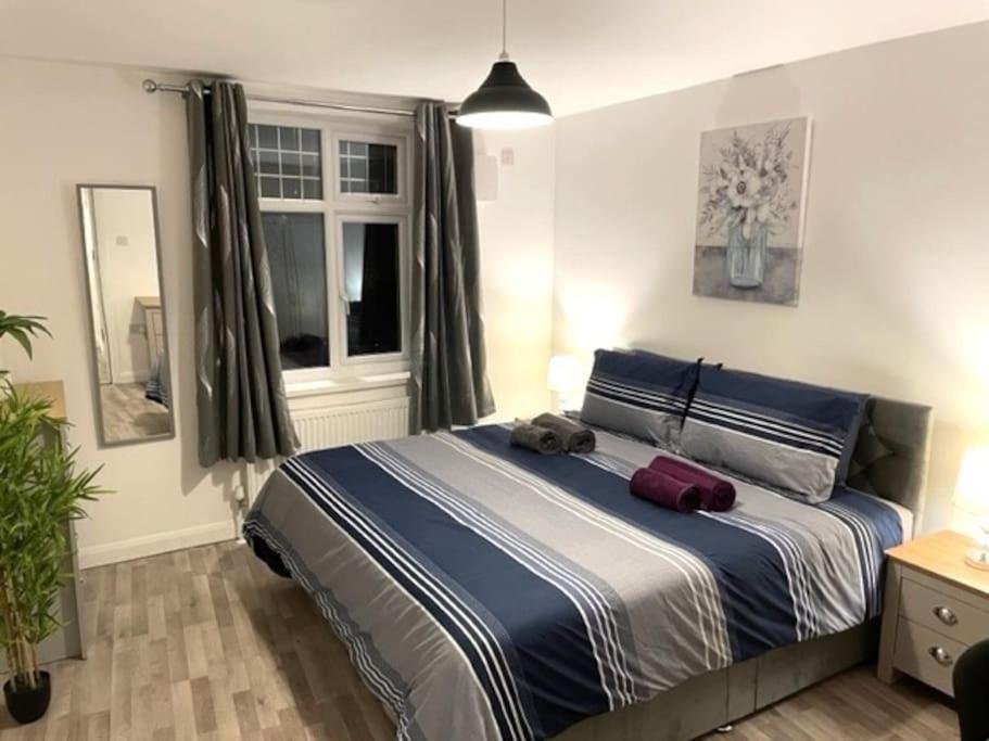 Supreme - 1 Bedroom Apart Sleeps 4 Short/Long Stay Gillingham (Kent) Exterior foto