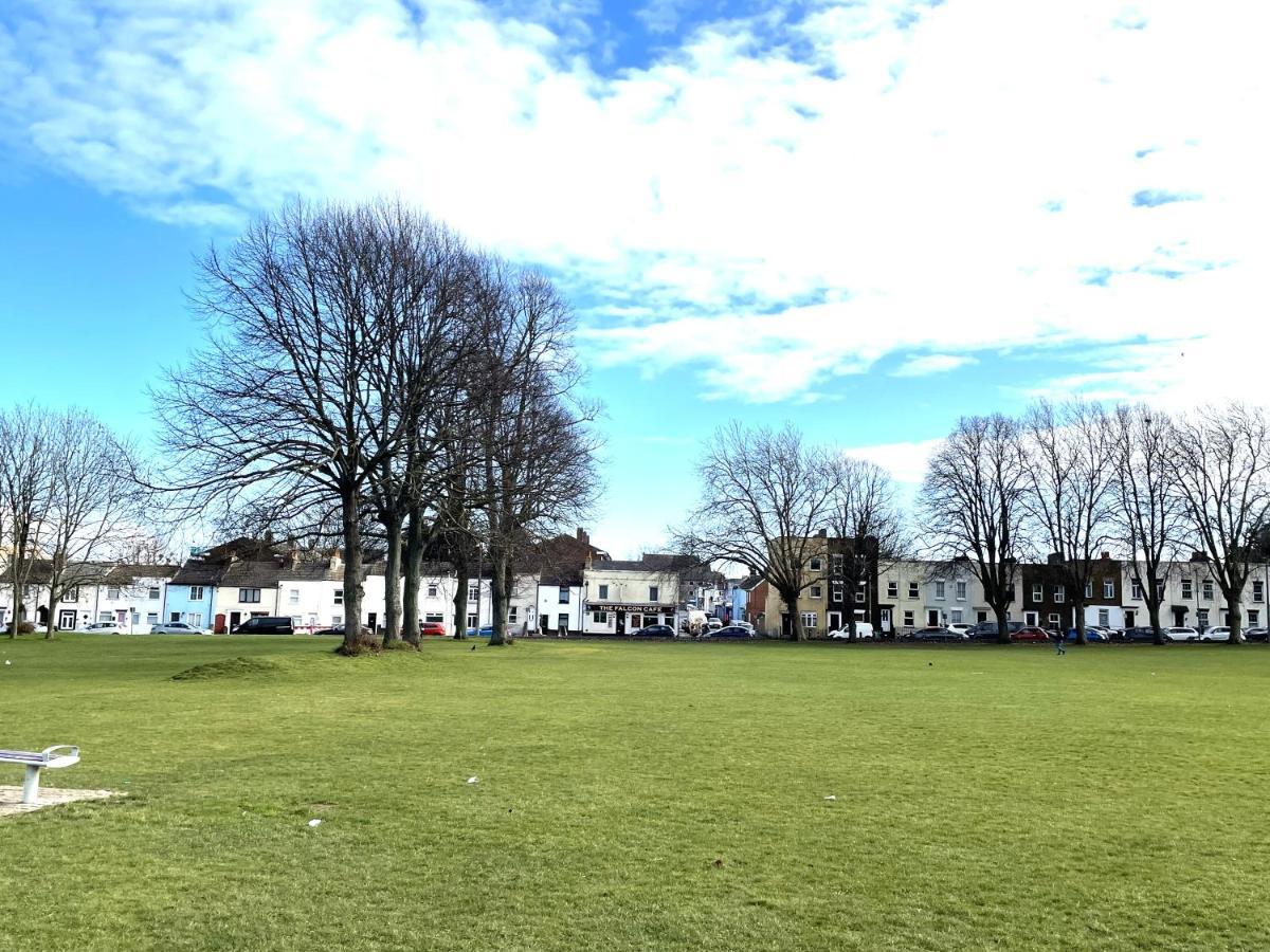 Supreme - 1 Bedroom Apart Sleeps 4 Short/Long Stay Gillingham (Kent) Exterior foto